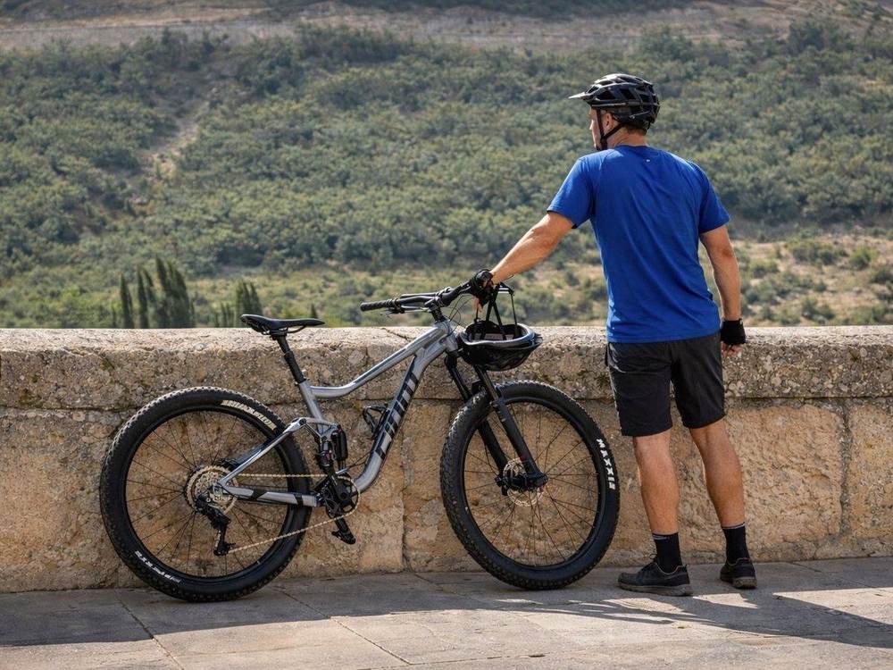 En bici frente a las Hoces del Duratón