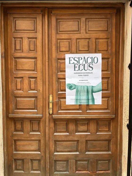 Cartel de apertura de Espacio ECUS