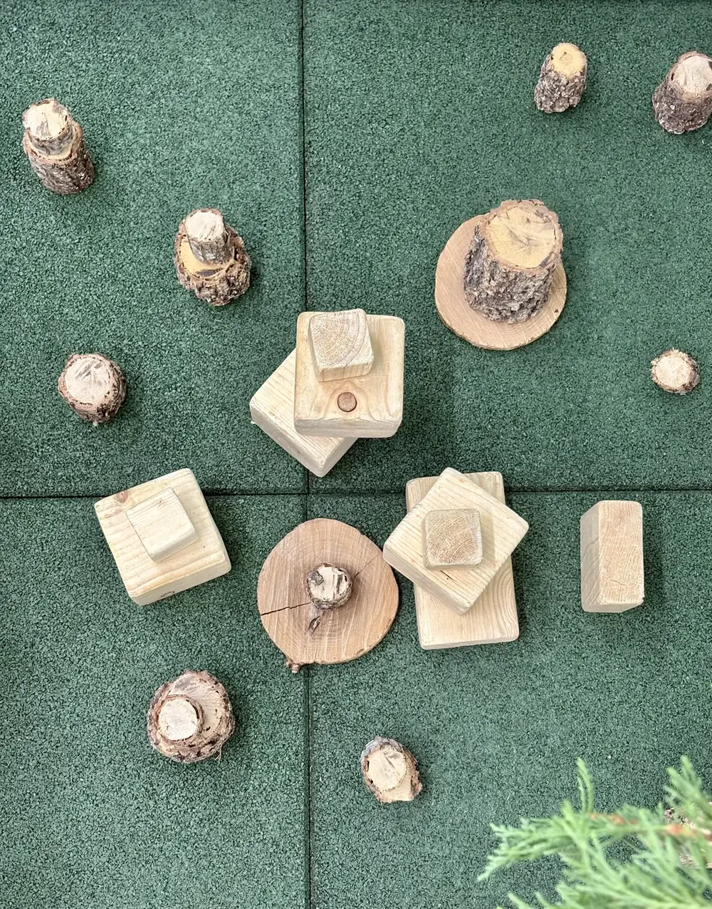 Materiales naturales de juego en Espacio ECUS